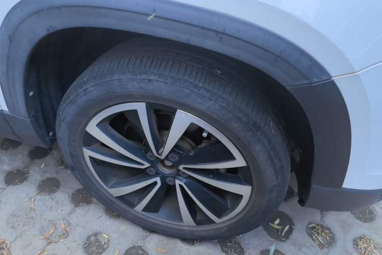 Used Volkswagen Tharu 2019 280TSI Two-Wheel Drive Luxury Version China VI Standard Right Front Wheel Hub