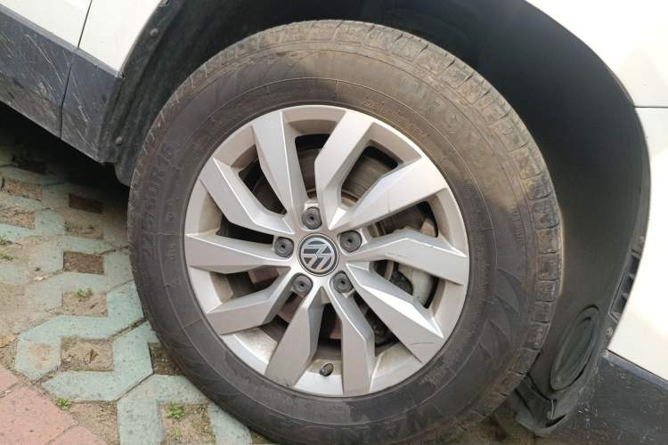 Used Volkswagen Tharu 2019 280TSI Two-Wheel-Drive Trend Edition China V Standard Right Front Wheel Hub