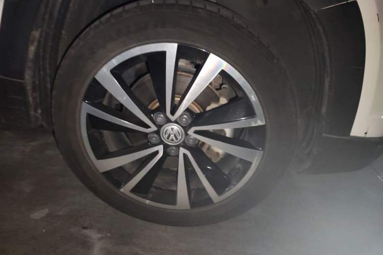 Used Volkswagen Tharu 2019 280TSI Two-Wheel Drive Luxury Version China VI Standard Right Front Wheel Hub
