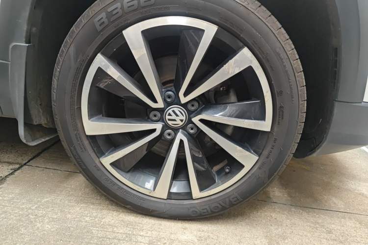 Used Volkswagen Tharu 2019 330TSI Four-Wheel Drive Flagship Model China VI Standard Right Front Wheel Hub