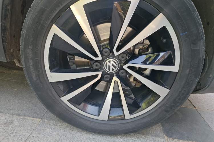 Used Volkswagen Tharu 2019 280TSI Two-Wheel Drive Luxury Edition China V Standard Right Front Wheel Hub