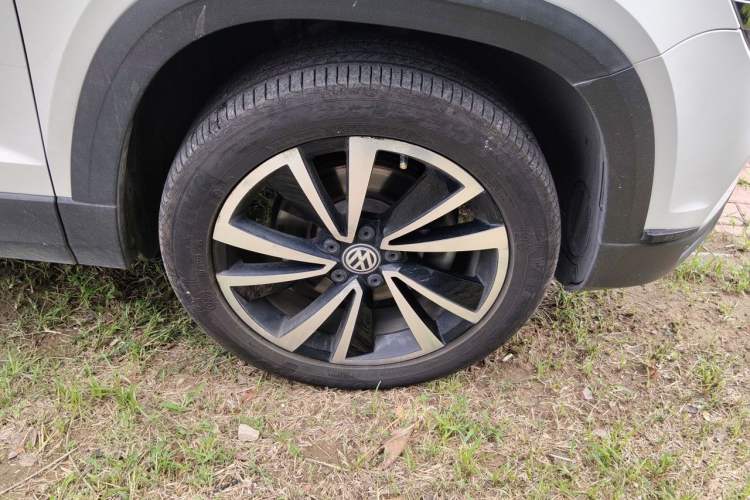 Used Volkswagen Tharu 2019 280TSI Two-Wheel Drive Luxury Version China VI Standard Right Front Wheel Hub