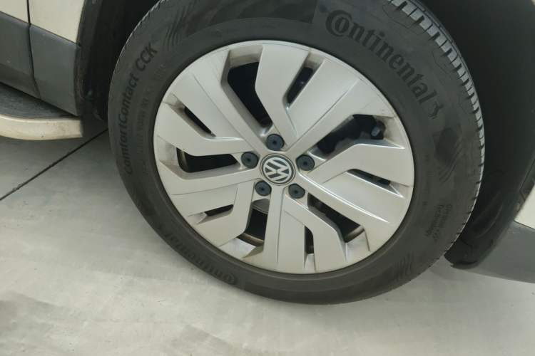 Used Volkswagen Tharu 2019 280TSI Two-Wheel Drive Comfort Edition China VI Standard Right Front Wheel Hub