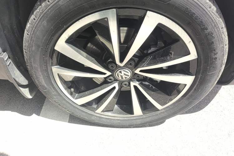 Used Volkswagen Tharu 2019 330TSI Four-Wheel Drive Luxury Edition China VI Standard Right Front Wheel Hub