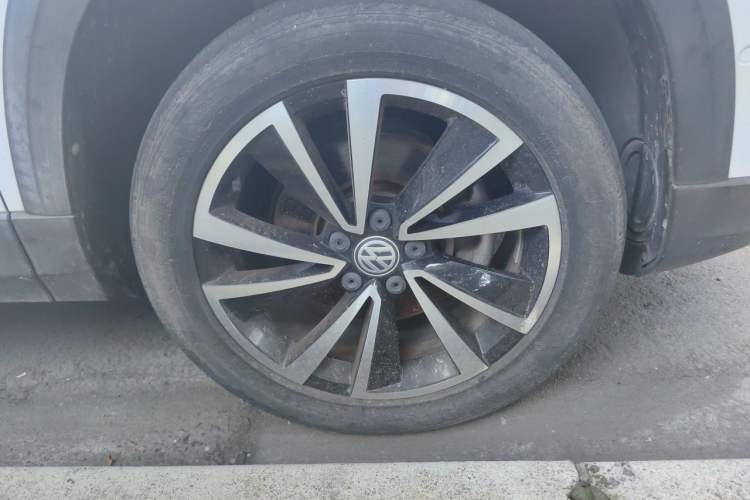 Used Volkswagen Tharu 2019 330TSI Four-Wheel Drive Flagship Model China VI Standard Right Front Wheel Hub