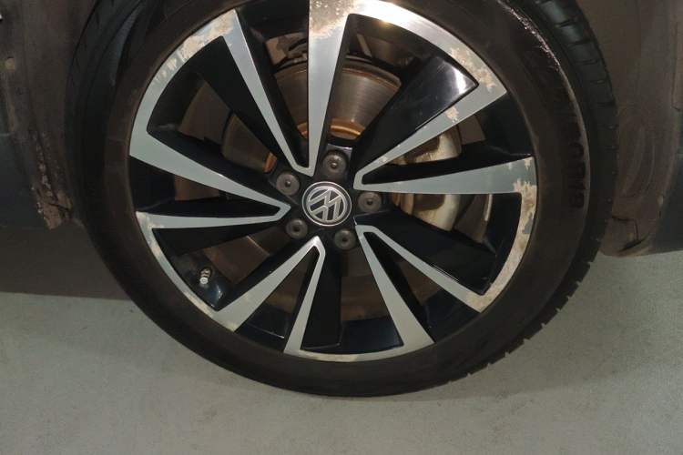 Used Volkswagen Tharu 2019 280TSI Two-Wheel Drive Luxury Version China VI Standard Right Front Wheel Hub