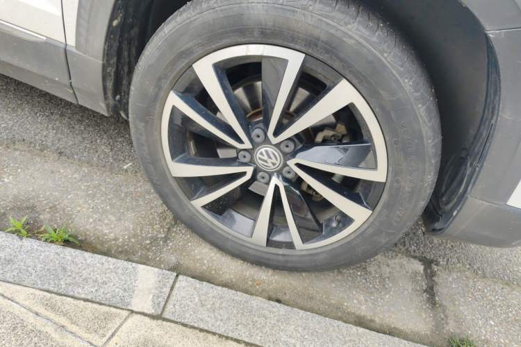 Used Volkswagen Tharu 2019 330TSI Four-Wheel Drive Luxury Edition China VI Standard Right Front Wheel Hub
