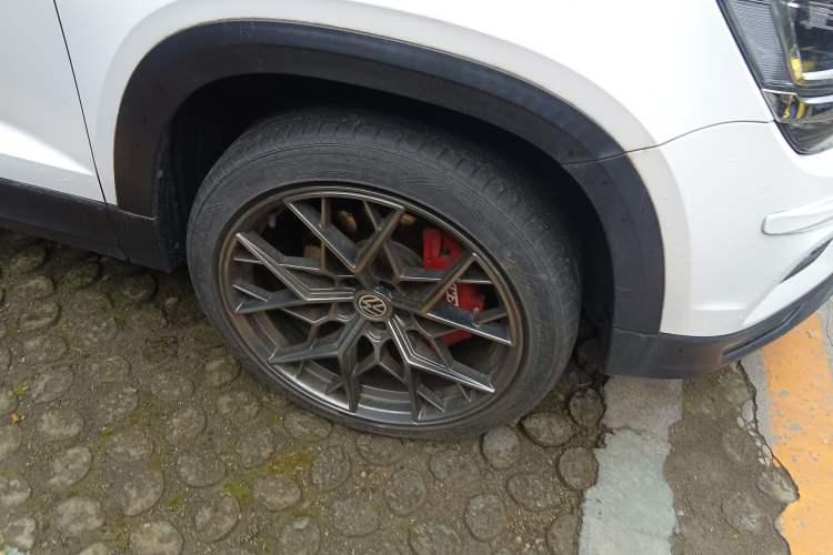 Used Volkswagen Tharu 2019 280TSI Two-Wheel Drive Luxury Version China VI Standard Right Front Wheel Hub