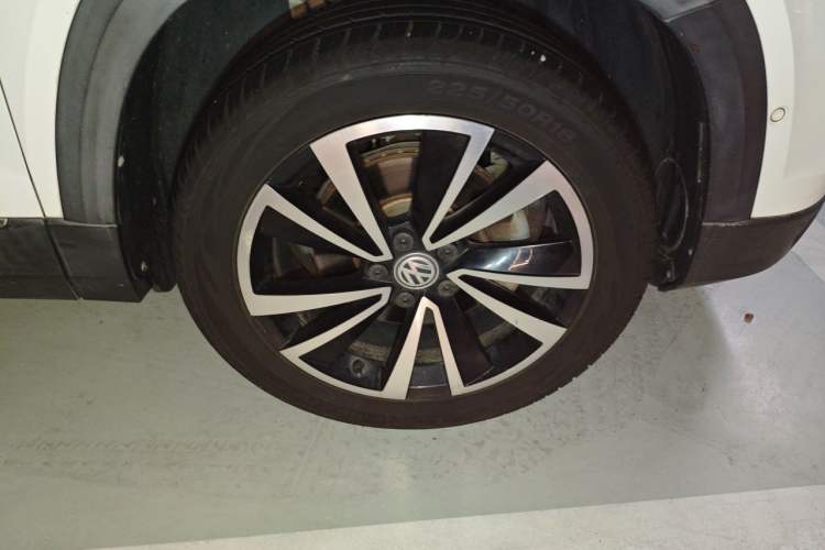 Used Volkswagen Tharu 2019 280TSI Two-Wheel Drive Flagship Edition China V Standard Right Front Wheel Hub