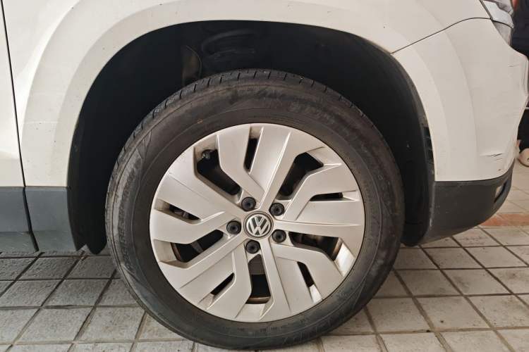Used Volkswagen Tharu 2019 280TSI Two-Wheel Drive Comfort Edition China VI Standard Right Front Wheel Hub