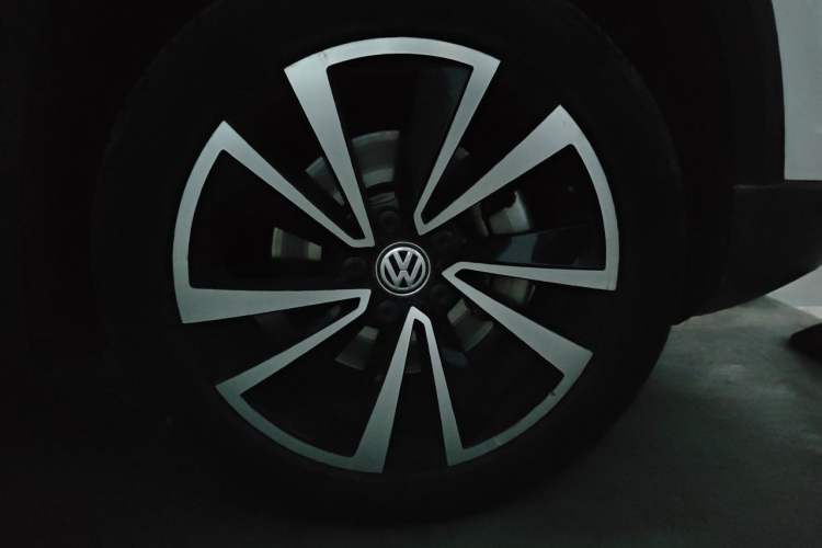 Used Volkswagen Tharu 2019 330TSI Four-Wheel Drive Luxury Edition China VI Standard Right Front Wheel Hub