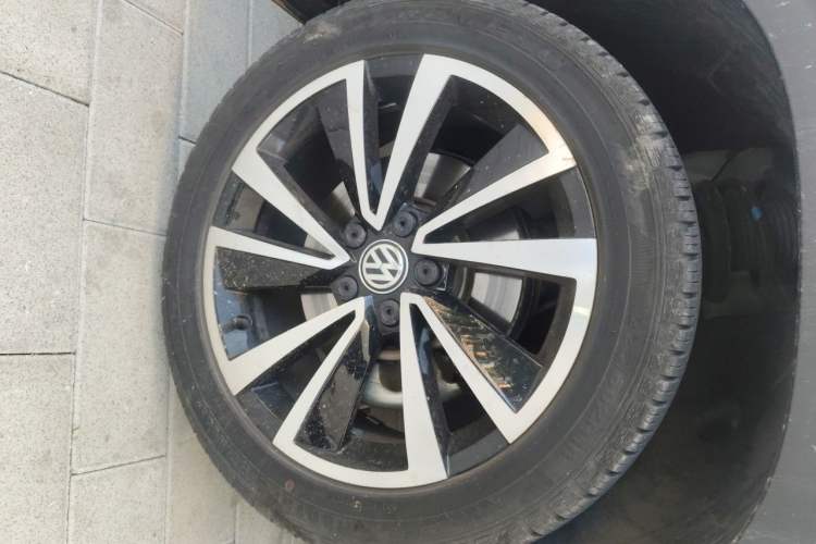 Used Volkswagen Tharu 2019 280TSI Two-Wheel Drive Luxury Version China VI Standard Right Front Wheel Hub