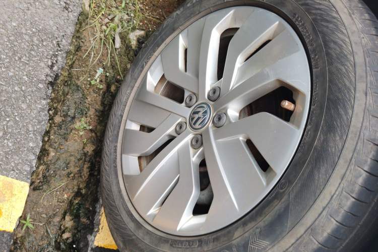 Used Volkswagen Tharu 2019 280TSI Two-Wheel Drive Comfort Edition China VI Standard Right Front Wheel Hub