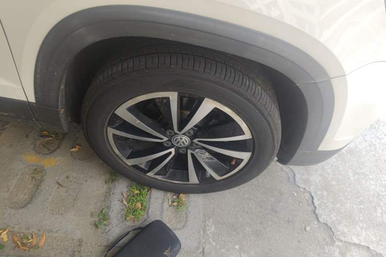 Used Volkswagen Tharu 2019 280TSI Two-Wheel Drive Luxury Version China VI Standard Right Front Wheel Hub