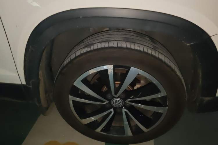 Used Volkswagen Tharu 2019 280TSI Two-Wheel Drive Luxury Edition China V Standard Right Front Wheel Hub