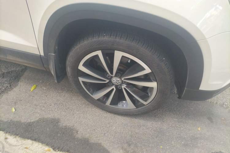 Used Volkswagen Tharu 2019 280TSI Two-Wheel Drive Luxury Version China VI Standard Right Front Wheel Hub