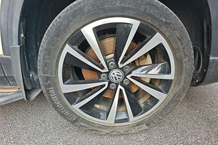 Used Volkswagen Tharu 2019 280TSI Two-Wheel Drive Luxury Edition China V Standard Right Front Wheel Hub