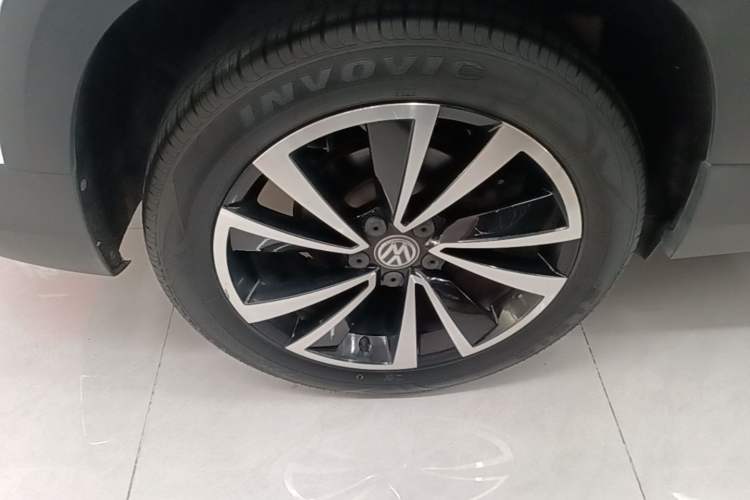 Used Volkswagen Tharu 2019 280TSI Two-Wheel Drive Luxury Edition China V Standard Right Rear Wheel Hub