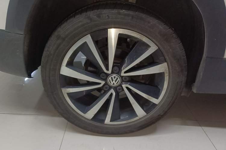 Used Volkswagen Tharu 2019 280TSI Two-Wheel Drive Luxury Version China VI Standard Right Rear Wheel Hub