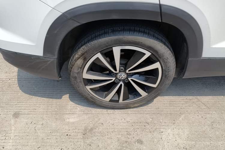Used Volkswagen Tharu 2019 280TSI Two-Wheel Drive Luxury Version China VI Standard Right Rear Wheel Hub