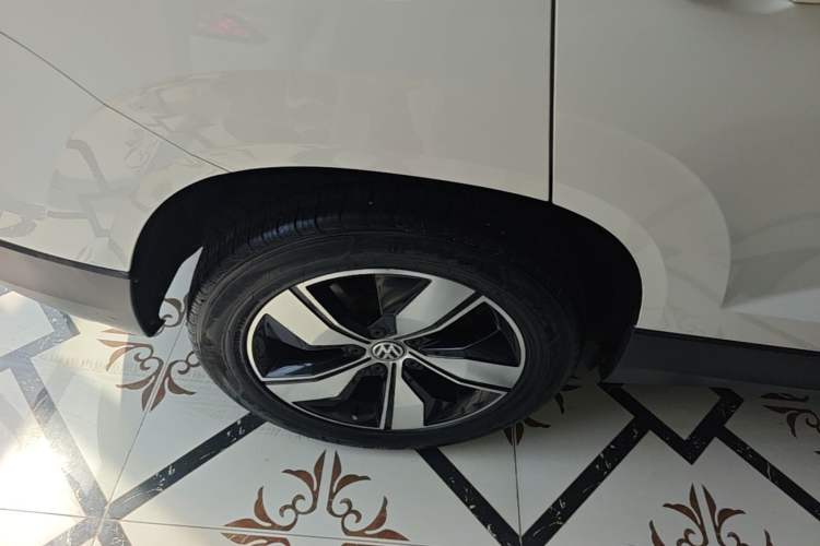 Used Volkswagen Tharu 2019 280TSI Two-Wheel Drive Comfort Edition China VI Standard Right Rear Wheel Hub