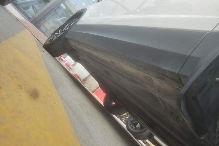 Used Volkswagen Tharu 2019 280TSI Two-Wheel Drive Luxury Edition China V Standard Right Side Sill