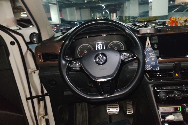 Used Volkswagen Tharu 2019 280TSI Two-Wheel Drive Luxury Version China VI Standard Steering Wheel