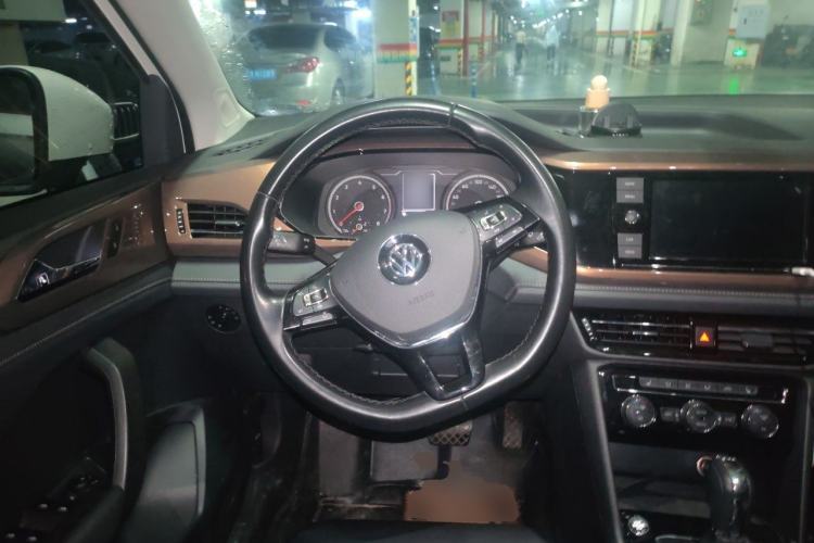 Used Volkswagen Tharu 2019 280TSI Two-Wheel Drive Luxury Version China VI Standard Steering Wheel