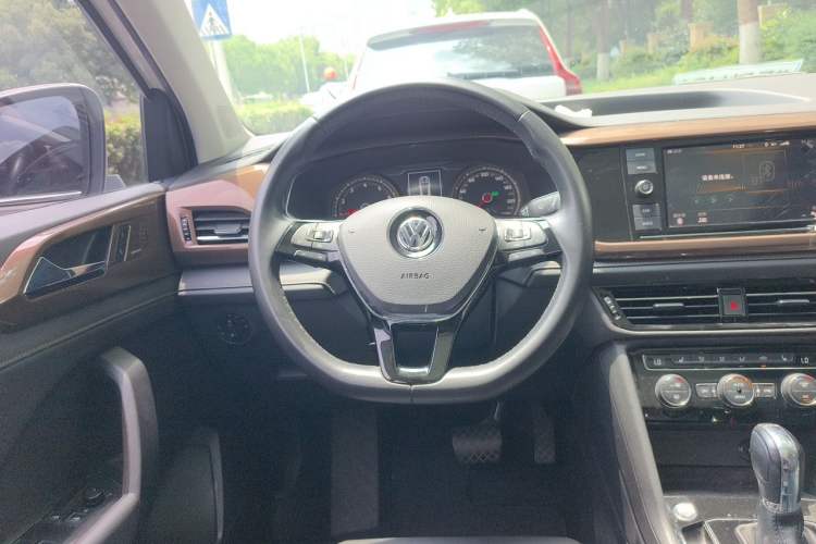 Used Volkswagen Tharu 2019 330TSI Four-Wheel Drive Luxury Edition China VI Standard Steering Wheel