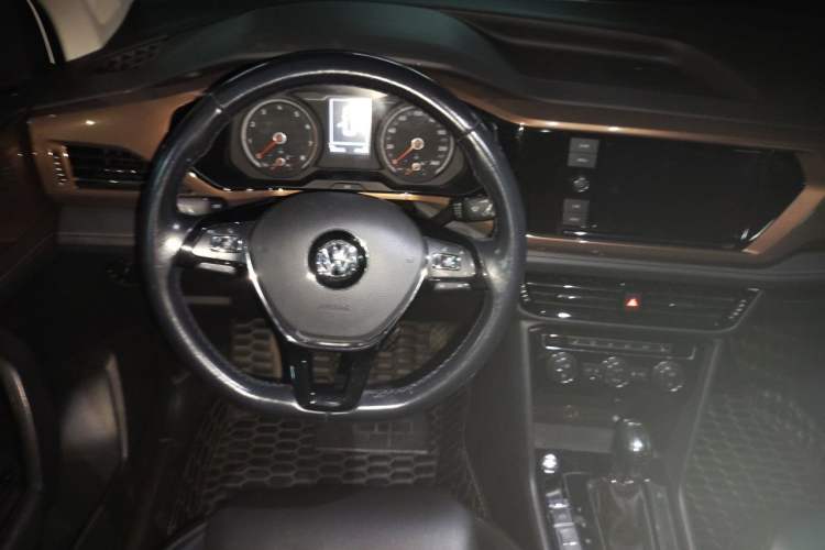 Used Volkswagen Tharu 2019 280TSI Two-Wheel Drive Luxury Version China VI Standard Steering Wheel