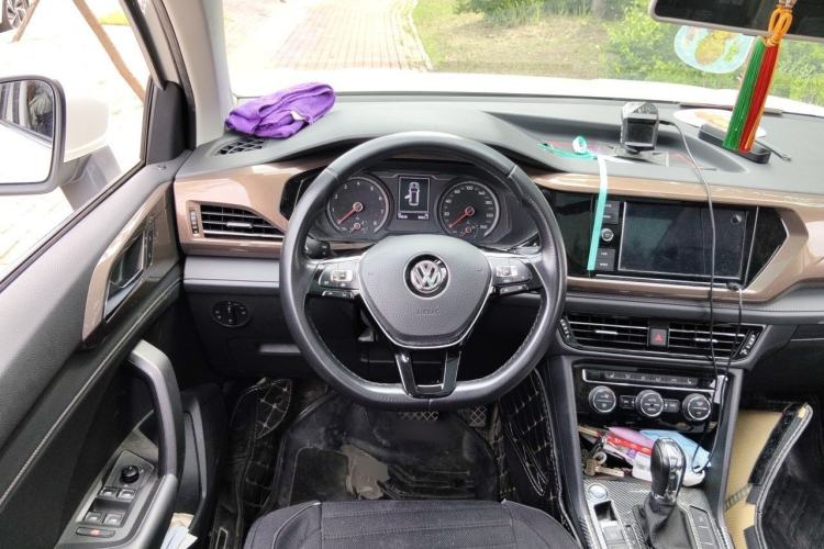 Used Volkswagen Tharu 2019 280TSI Two-Wheel Drive Luxury Version China VI Standard Steering Wheel