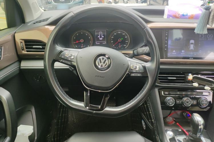 Used Volkswagen Tharu 2019 280TSI Two-Wheel Drive Comfort Edition China VI Standard Steering Wheel