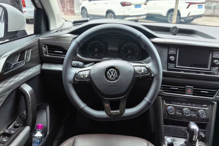 Used Volkswagen Tharu 2019 280TSI Two-Wheel Drive Trend Edition China VI Standard Steering Wheel