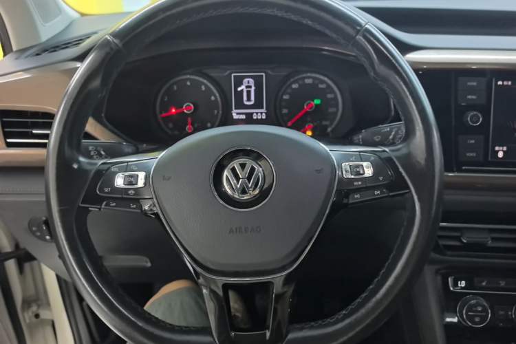 Used Volkswagen Tharu 2019 280TSI Two-Wheel Drive Luxury Version China VI Standard Steering Wheel