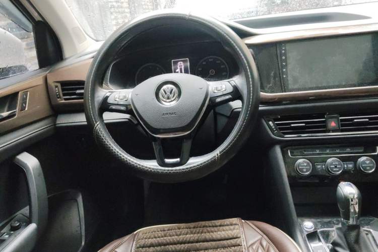 Used Volkswagen Tharu 2019 280TSI Two-Wheel Drive Comfort Edition China VI Standard Steering Wheel