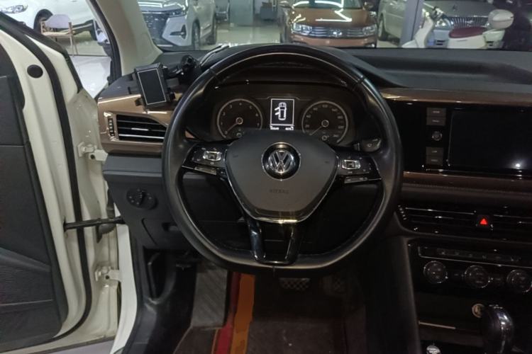 Used Volkswagen Tharu 2019 280TSI Two-Wheel Drive Luxury Version China VI Standard Steering Wheel