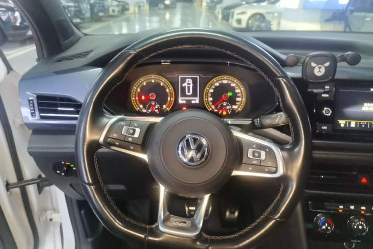 Used Volkswagen Tharu 2019 280TSI Two-Wheel Drive R-Line China VI Standard Steering Wheel