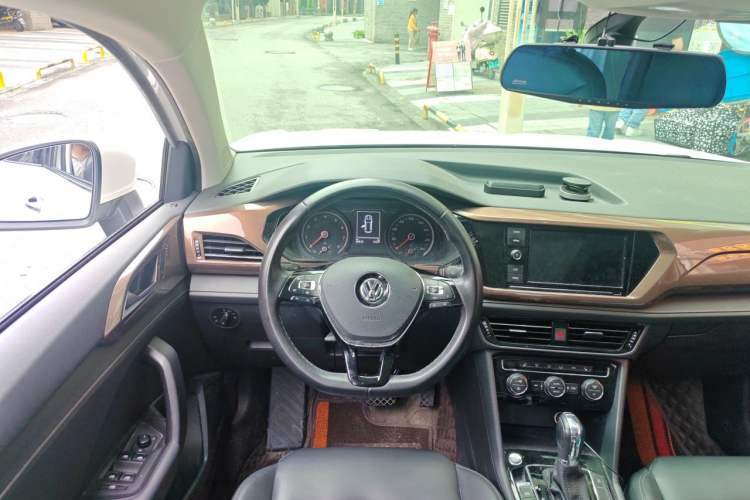 Used Volkswagen Tharu 2019 280TSI Two-Wheel Drive Luxury Edition China V Standard Steering Wheel