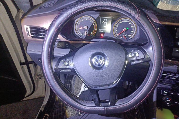 Used Volkswagen Tharu 2019 280TSI Two-Wheel Drive Luxury Version China VI Standard Steering Wheel