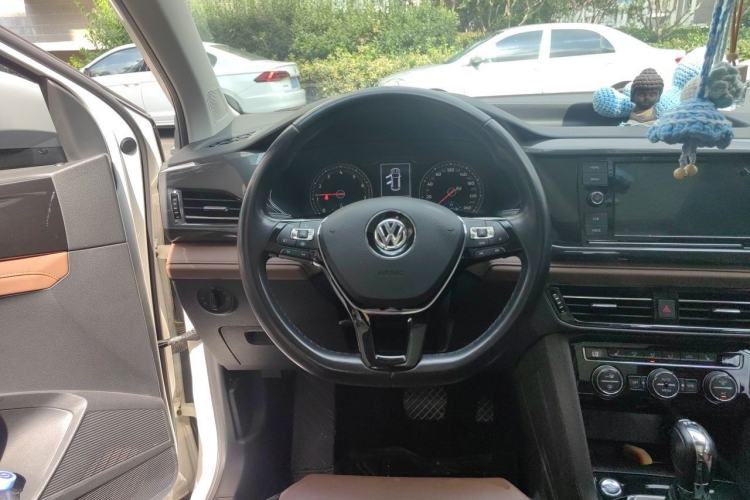 Used Volkswagen Tharu 2019 280TSI Two-Wheel Drive Luxury Version China VI Standard Steering Wheel