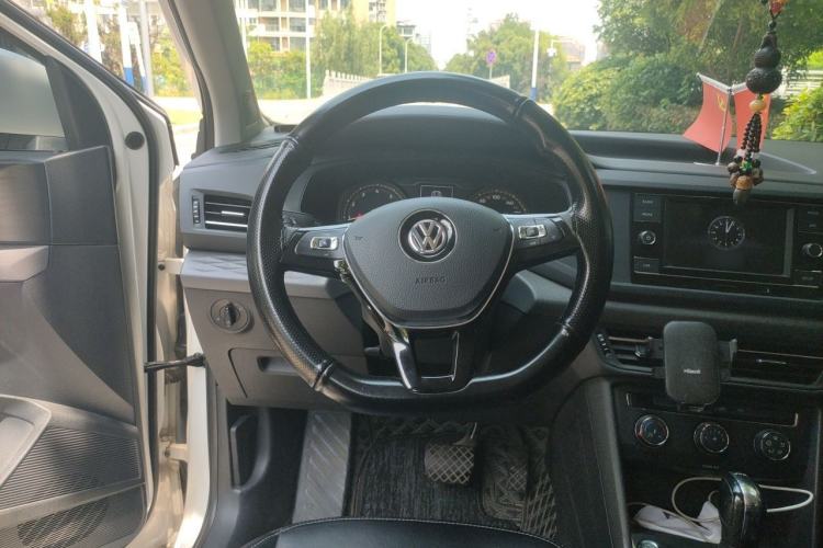 Used Volkswagen Tharu 2019 280TSI Two-Wheel Drive Trend Edition China VI Standard Steering Wheel