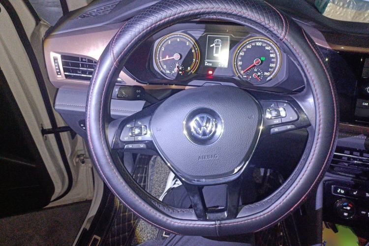 Used Volkswagen Tharu 2019 280TSI Two-Wheel Drive Luxury Version China VI Standard Steering Wheel