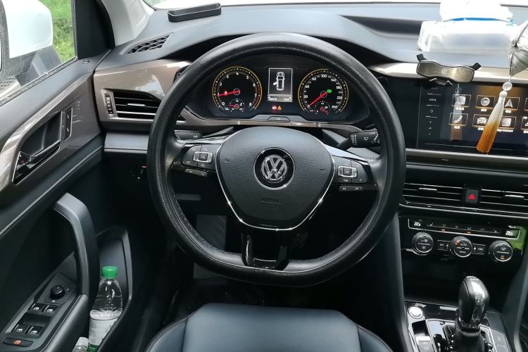 Used Volkswagen Tharu 2019 280TSI Two-Wheel Drive Luxury Version China VI Standard Steering Wheel