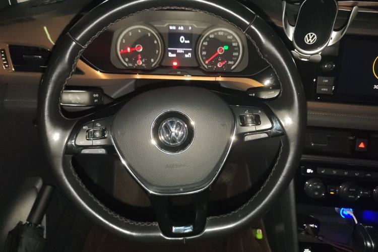Used Volkswagen Tharu 2019 280TSI Two-Wheel Drive Luxury Version China VI Standard Steering Wheel