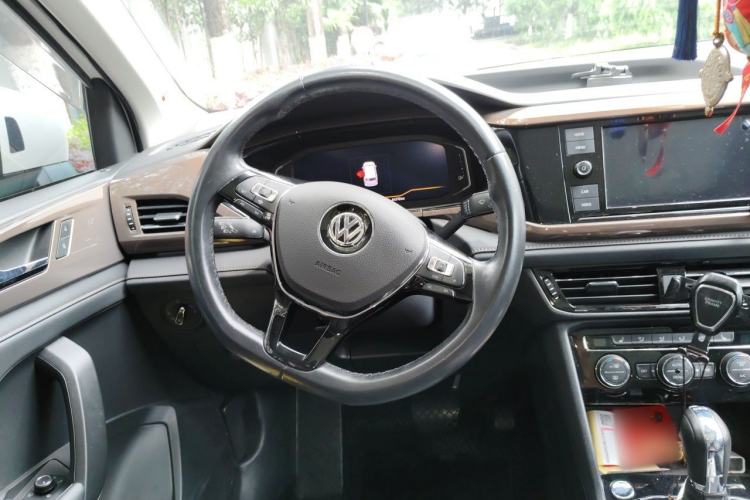 Used Volkswagen Tharu 2019 280TSI Two-Wheel Drive Flagship Version China VI Standard Steering Wheel