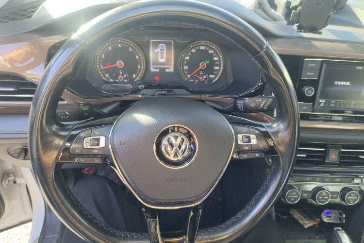 Used Volkswagen Tharu 2019 280TSI Two-Wheel Drive Comfort Edition China VI Standard Steering Wheel
