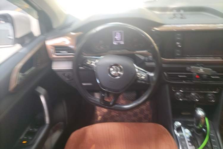 Used Volkswagen Tharu 2019 280TSI Two-Wheel Drive Luxury Version China VI Standard Steering Wheel