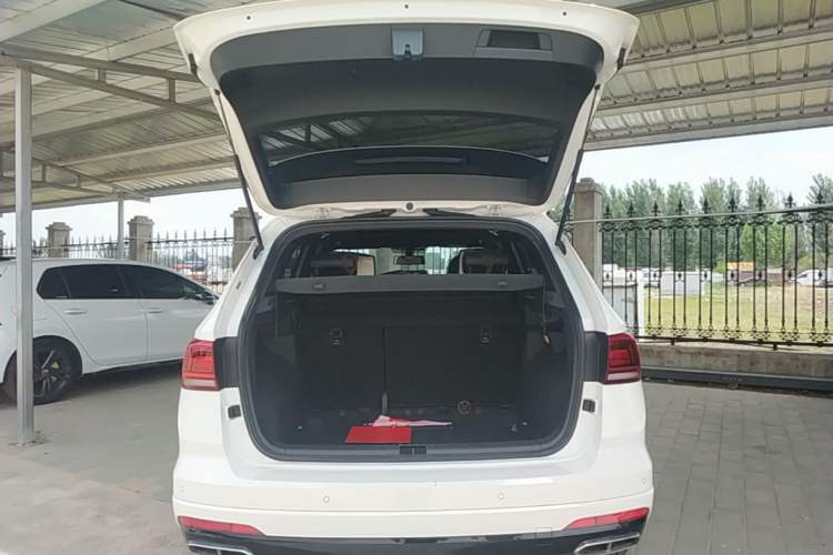 Used Volkswagen Tharu 2019 280TSI Two-Wheel Drive R-Line China VI Standard Trunk