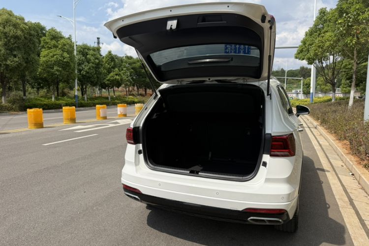 Used Volkswagen Tharu 2019 280TSI Two-Wheel Drive R-Line China VI Standard Trunk
