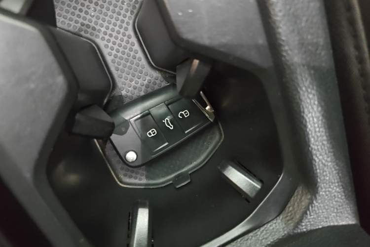 Used Volkswagen Tharu 2019 280TSI Two-Wheel Drive Luxury Version China VI Standard Vehicle Key
